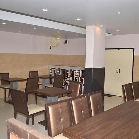 Hotel Sapphire Dźunagadh Zewnętrze zdjęcie