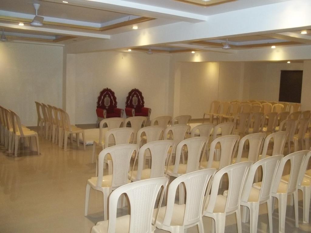 Hotel Sapphire Dźunagadh Zewnętrze zdjęcie