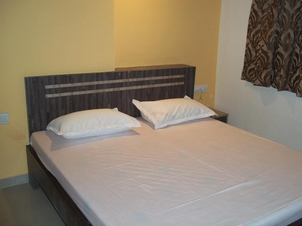 Hotel Sapphire Dźunagadh Zewnętrze zdjęcie