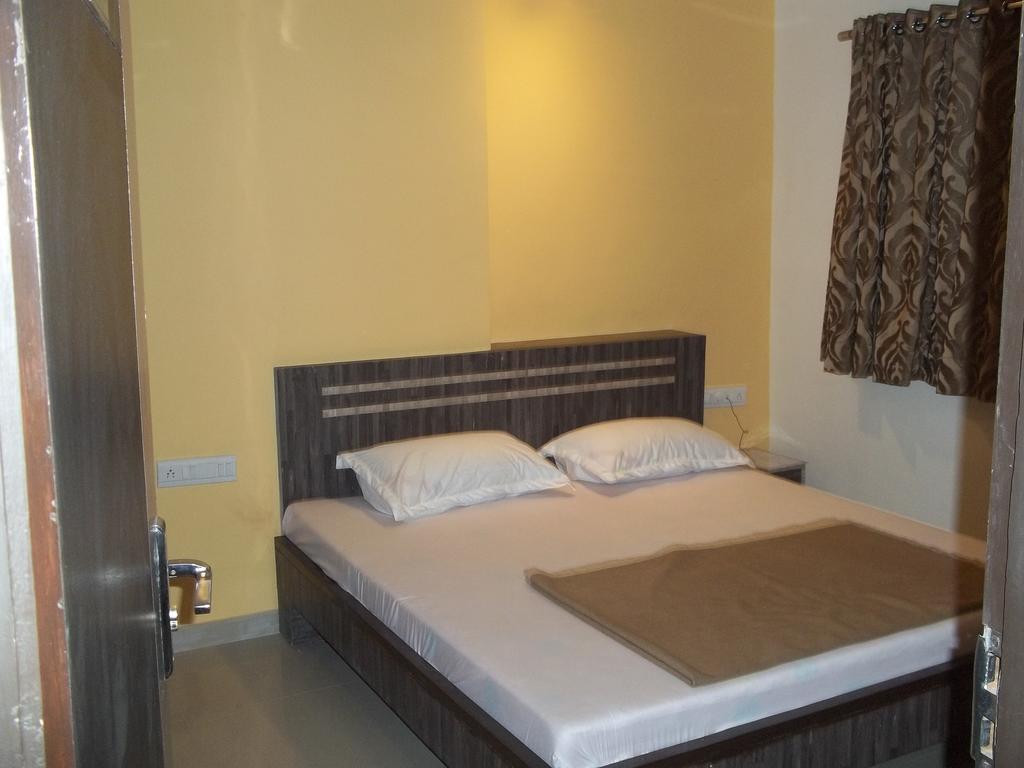 Hotel Sapphire Dźunagadh Zewnętrze zdjęcie