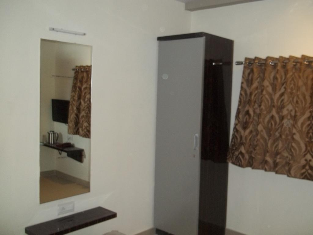 Hotel Sapphire Dźunagadh Zewnętrze zdjęcie