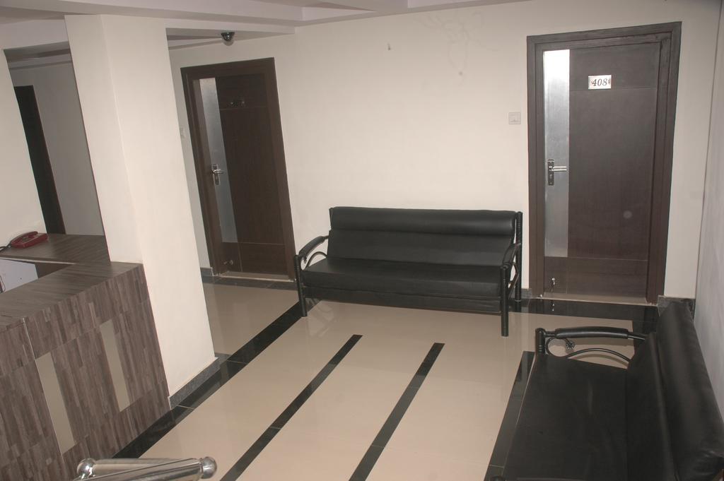 Hotel Sapphire Dźunagadh Zewnętrze zdjęcie
