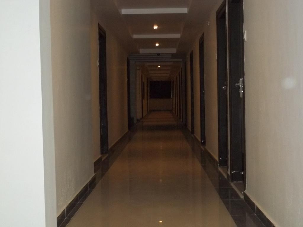 Hotel Sapphire Dźunagadh Zewnętrze zdjęcie