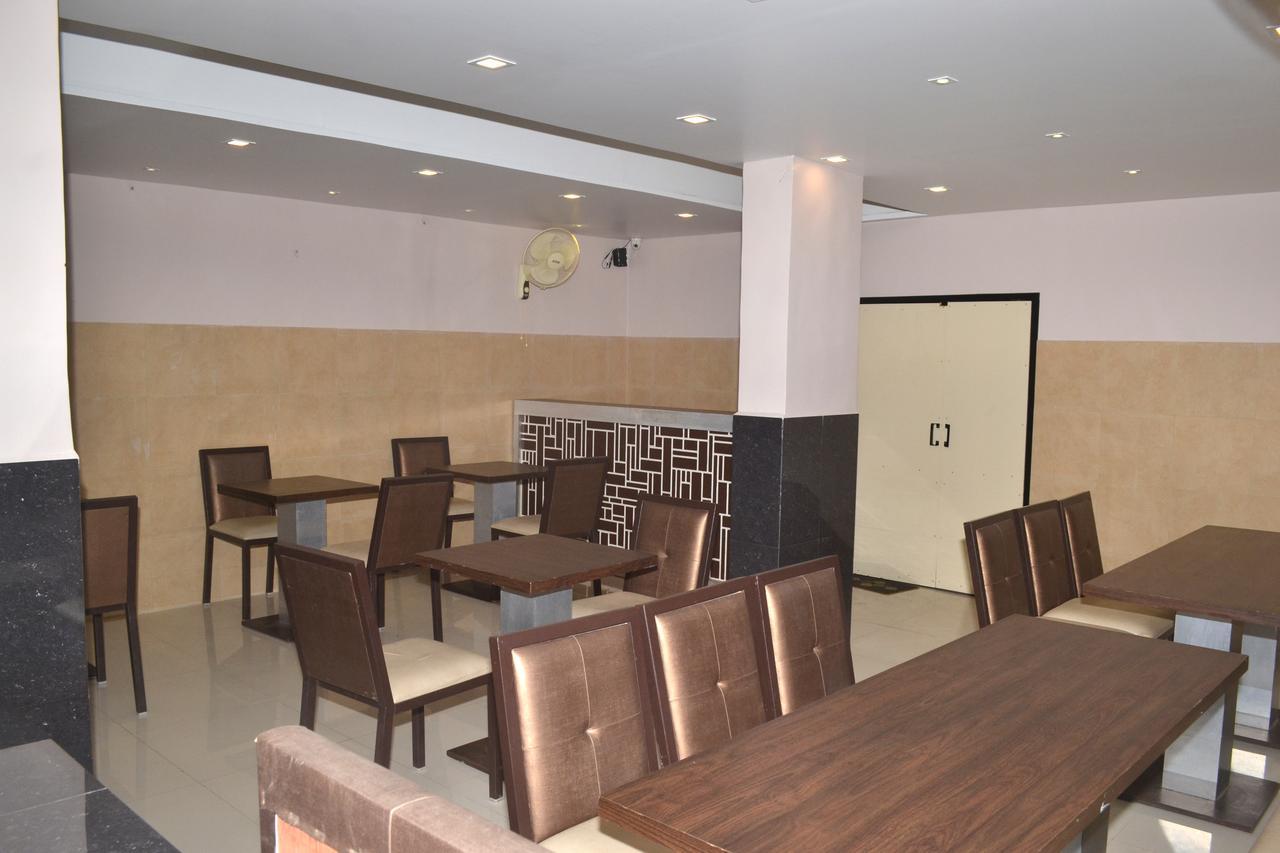 Hotel Sapphire Dźunagadh Zewnętrze zdjęcie