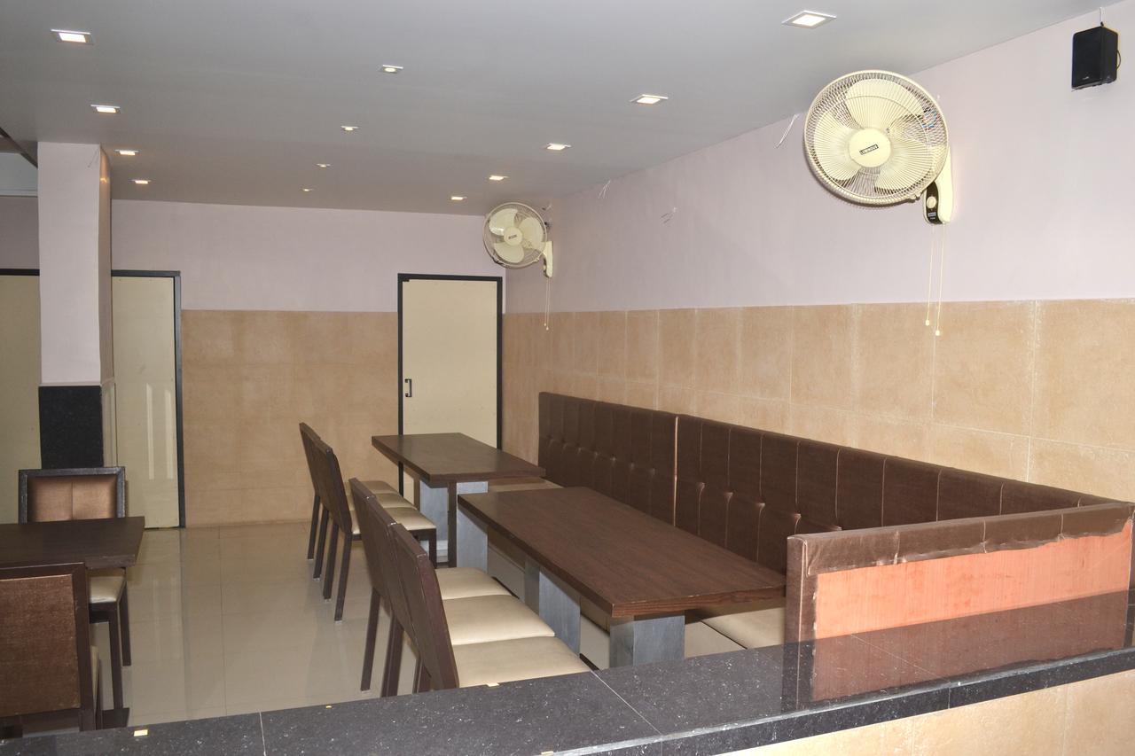 Hotel Sapphire Dźunagadh Zewnętrze zdjęcie