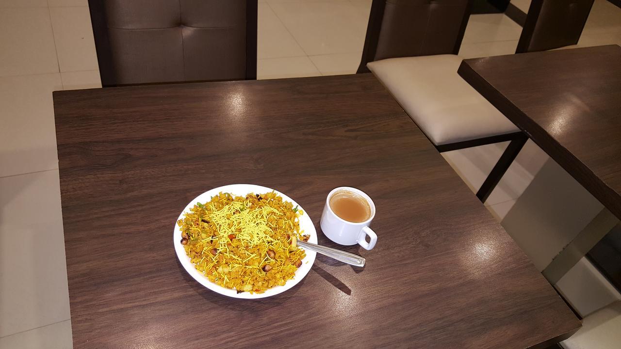 Hotel Sapphire Dźunagadh Zewnętrze zdjęcie